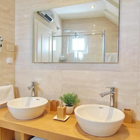 & Ivusic - Two Bedroom With Sea View